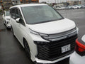 Toyota Voxy HV 2023 - Pearl