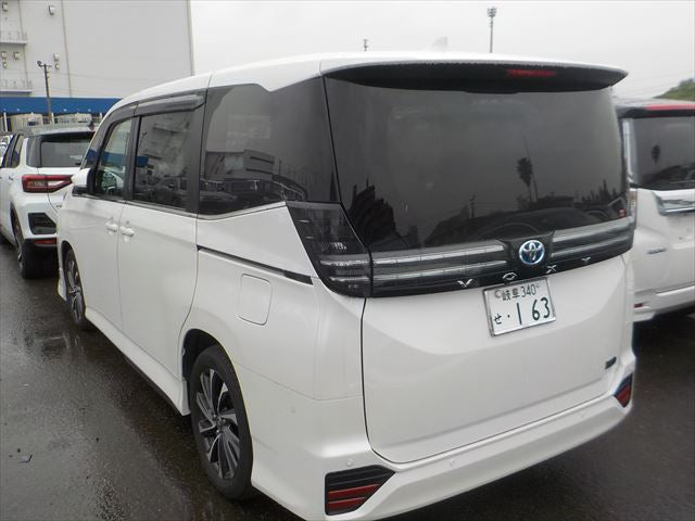 Toyota Voxy HV 2023 - Pearl
