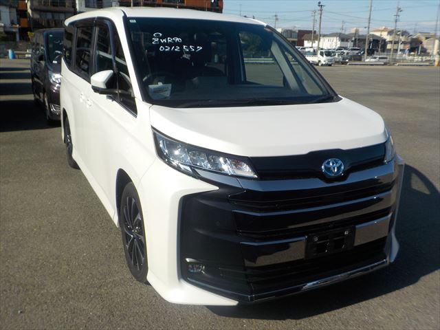 Toyota Noah HV 2024 - Pearl