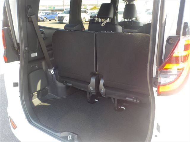 Toyota Noah HV 2024 - Pearl