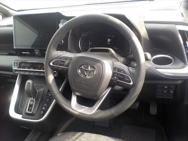 Toyota Voxy 2022 - Black