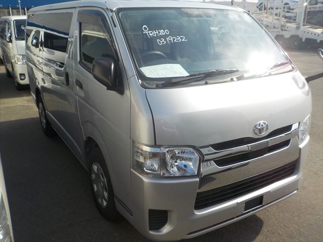 Toyota Hiace GL 2020 - Silver