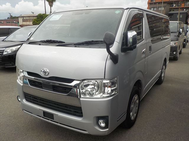 Toyota Hiace Super GL 2020 - Silver
