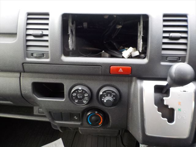 Toyota Hiace DX 2021 - Silver