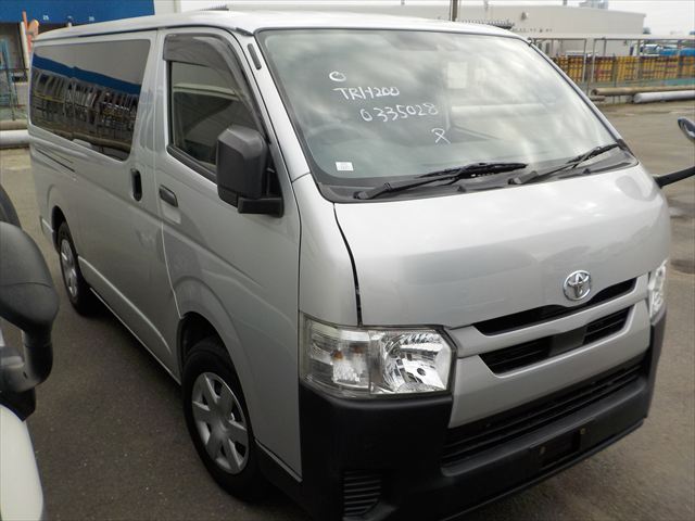Toyota Hiace DX 2021 - Silver