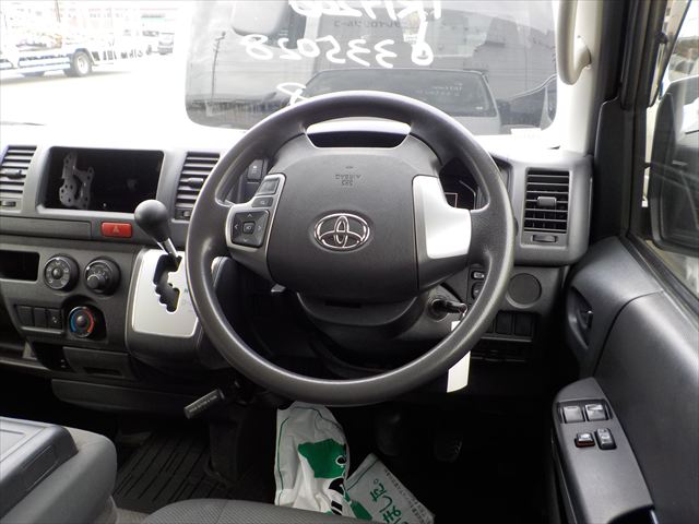 Toyota Hiace DX 2021 - Silver