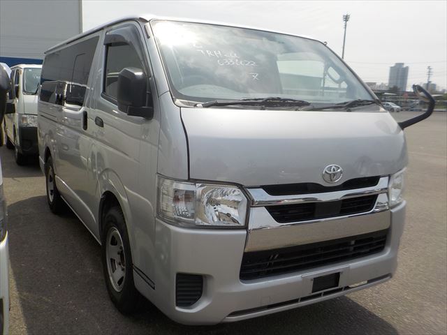 Toyota Hiace GL 2021 - Silver