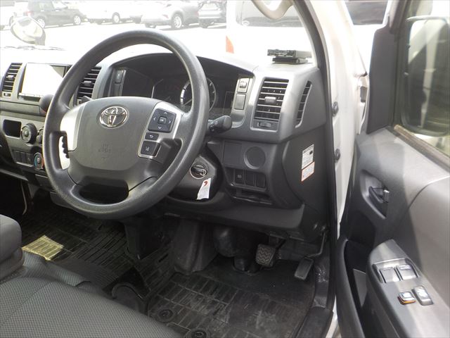 Toyota Hiace DX 2021 - White