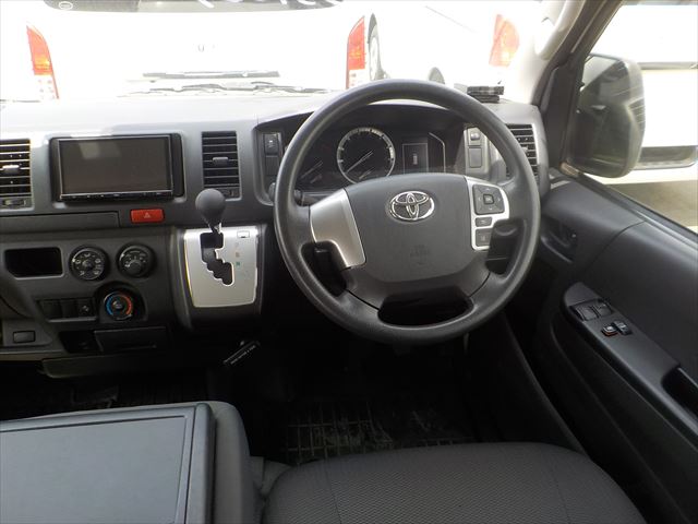 Toyota Hiace DX 2021 - White