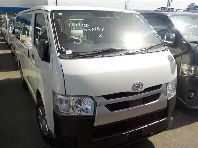 Toyota Hiace DX 2021 - White