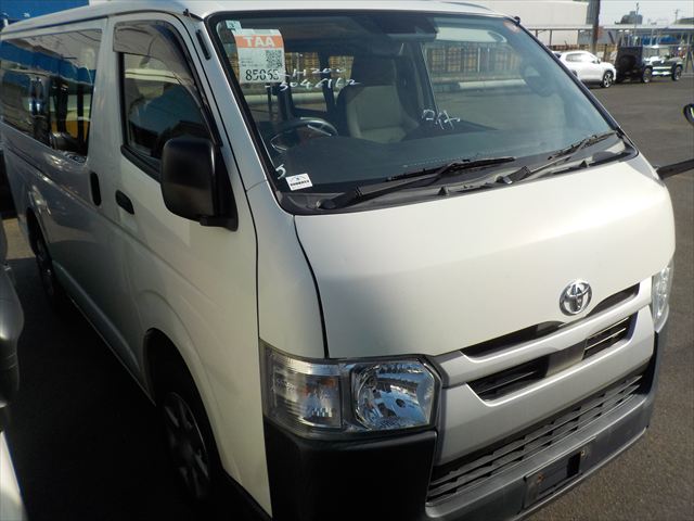 Toyota Hiace DX 2021 - White