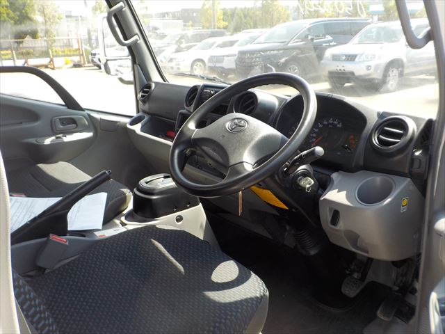 Toyota Dyna 2023 - White