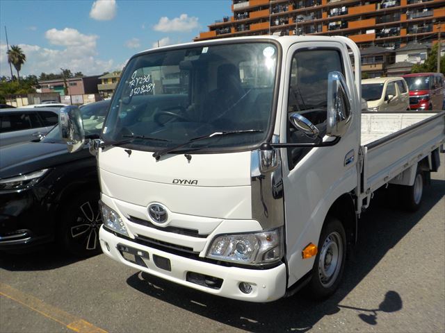 Toyota Dyna 2023 - White