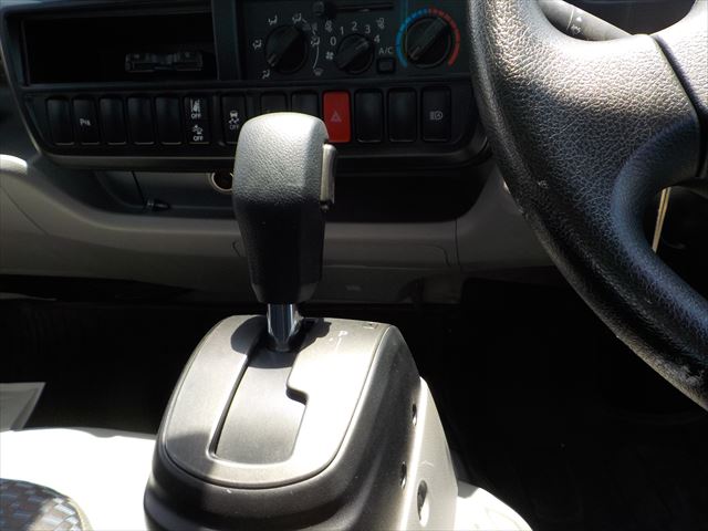 Toyota Dyna 2023 - White