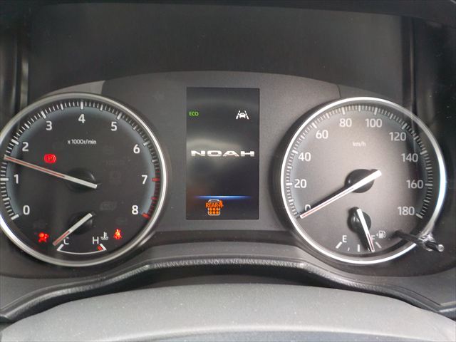 Toyota Noah Non-Hybrid 2022 - Pearl