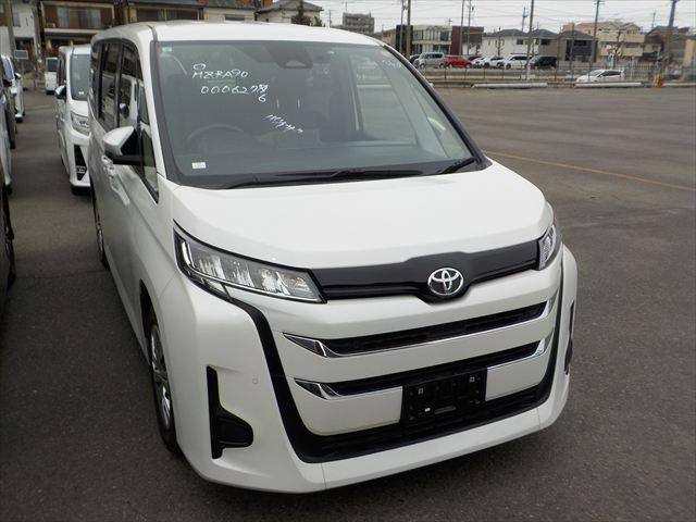 Toyota Noah Non-Hybrid 2022 - Pearl