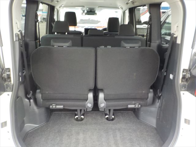 Toyota Noah Non-Hybrid 2022 - Pearl