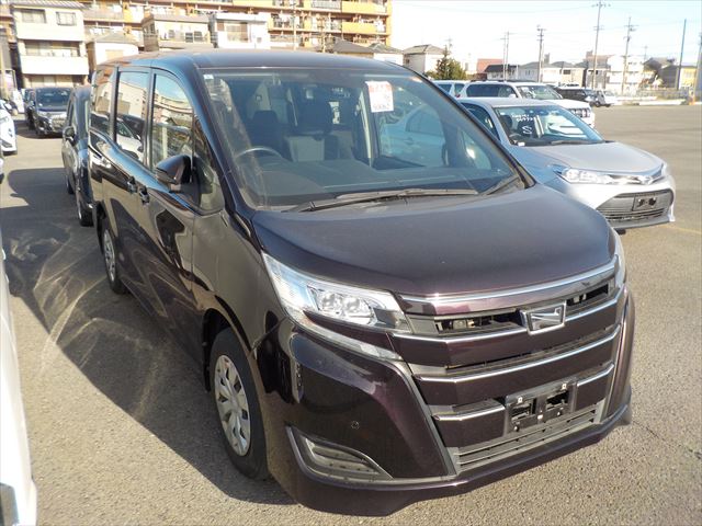 Toyota Noah 2021 - Bordeaux Wine