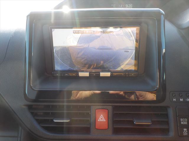 Toyota Noah 2021 - Bordeaux Wine