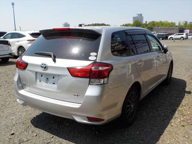 Toyota Corolla Fielder 2020 - Silver