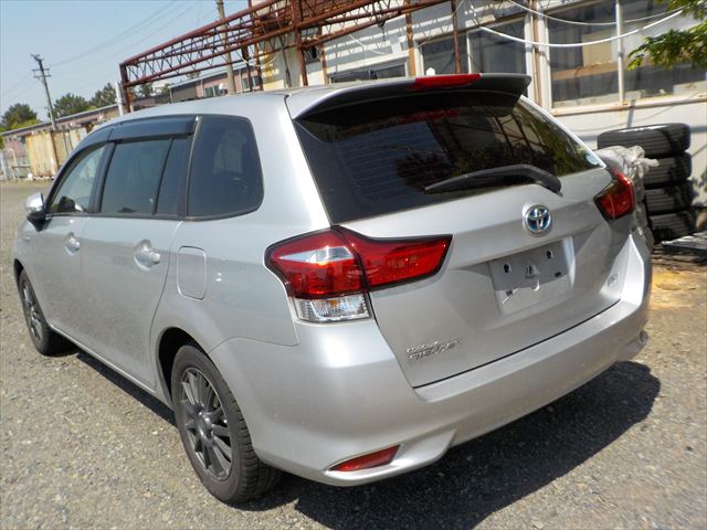 Toyota Corolla Fielder 2020 - Silver