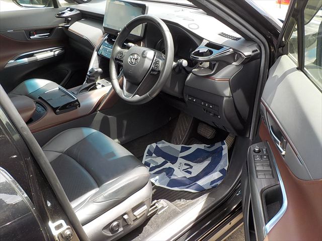 Toyota Harrier 2020 - Black