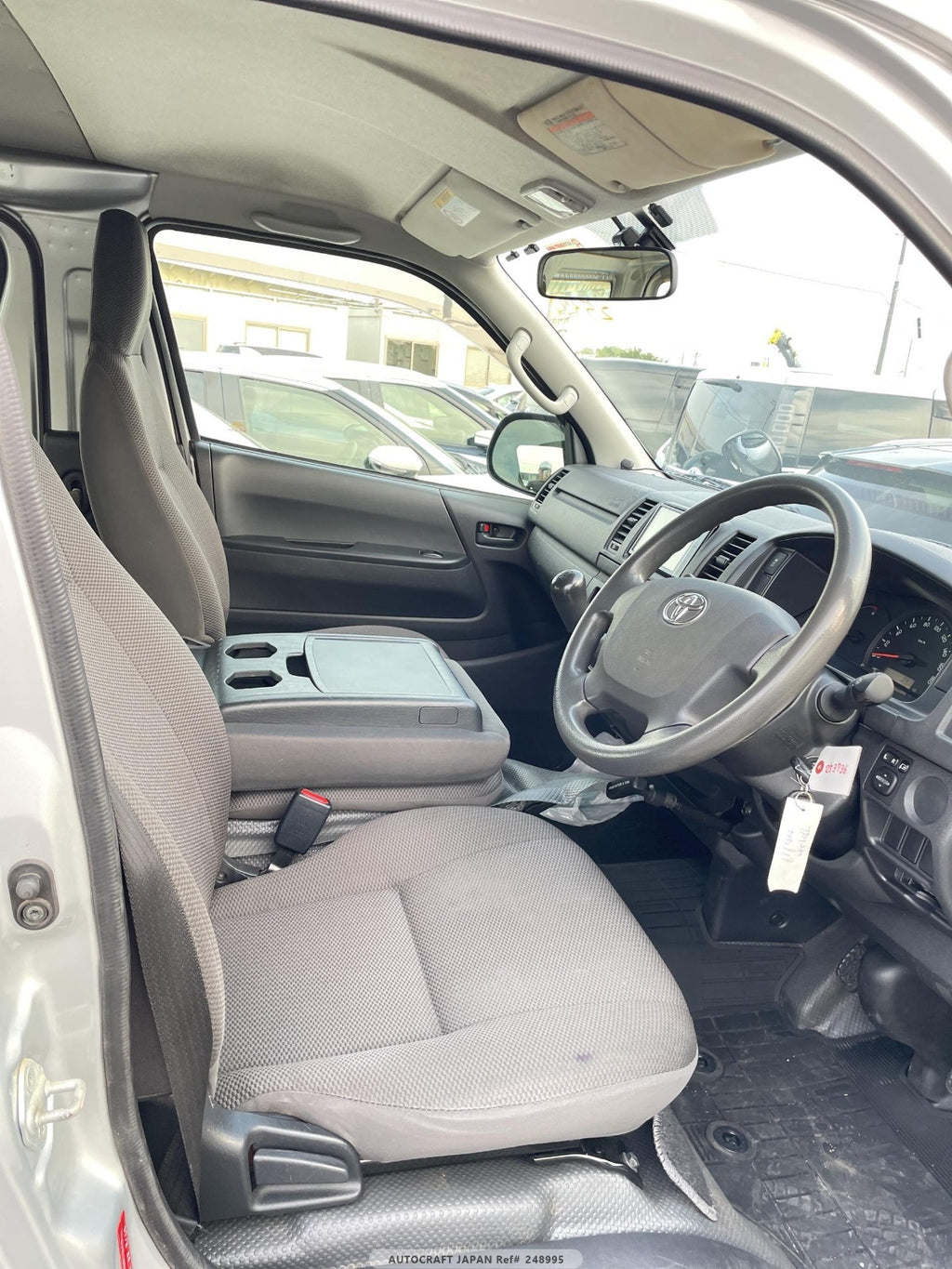 Toyota Hiace DX 2020 - Silver