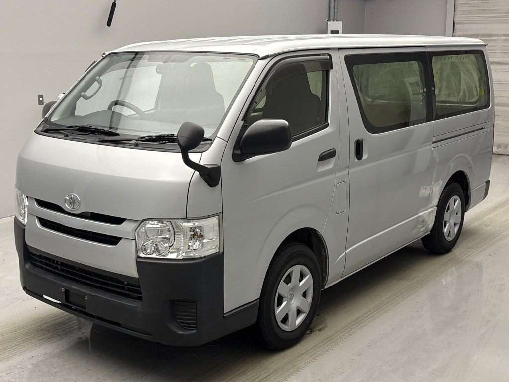Toyota Hiace DX 2020 - Silver