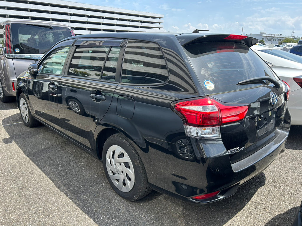 Toyota Corolla Fielder 2021 - Black
