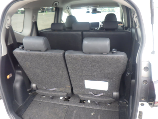 Toyota Sienta G Cuero 2021 - Pearl