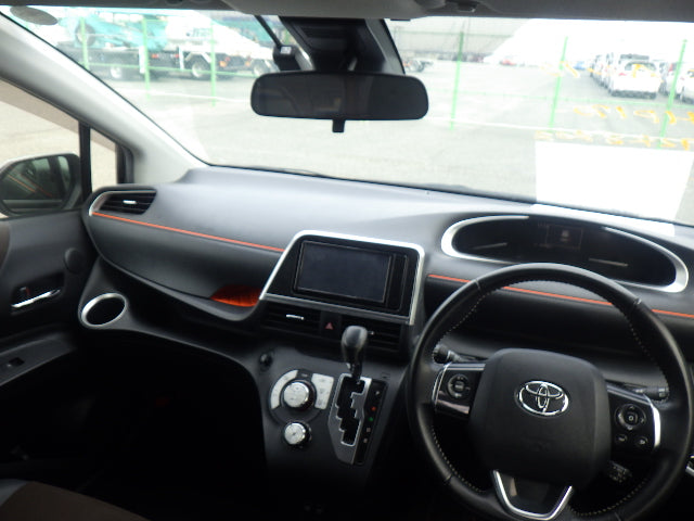 Toyota Sienta G Cuero 2021 - Brown