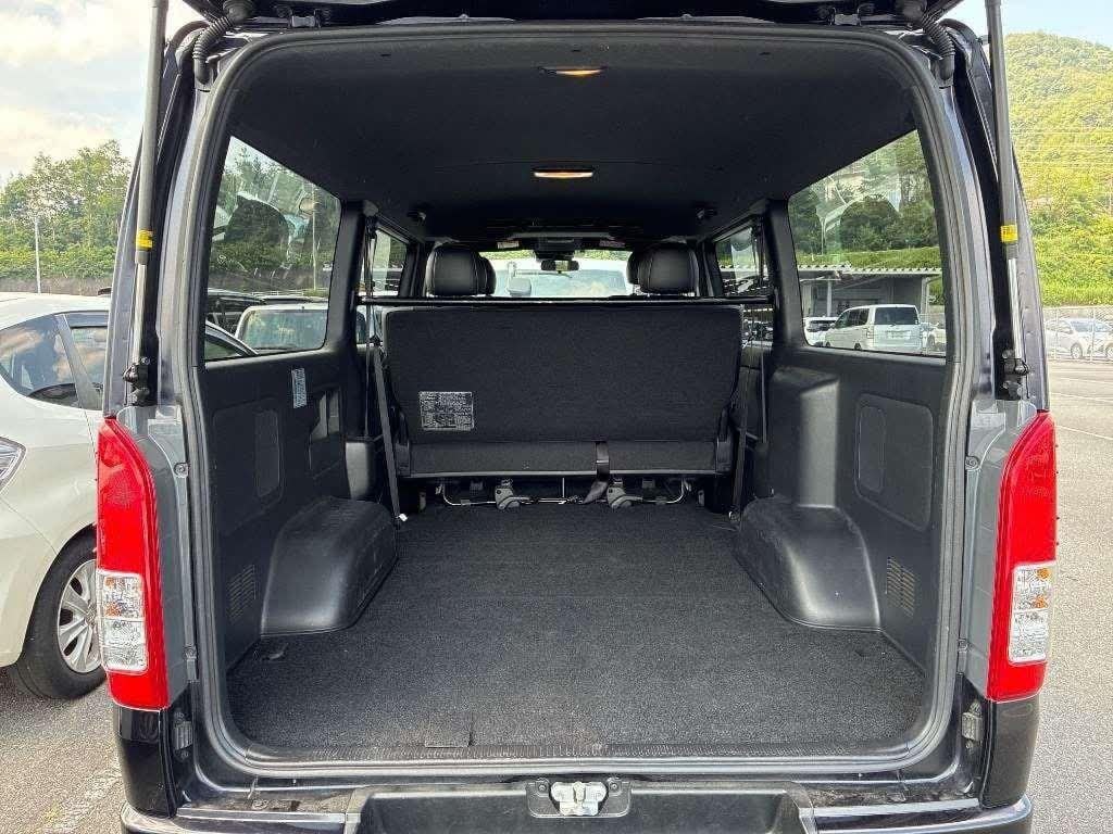 Toyota Hiace Super GL (2022)