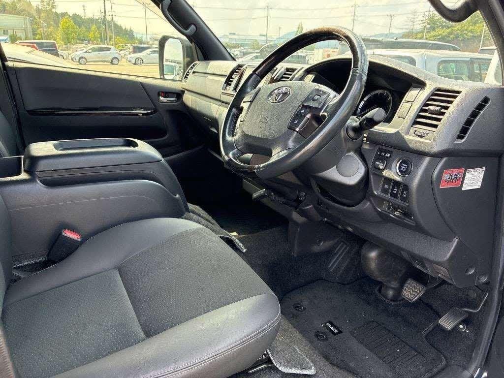 Toyota Hiace Super GL (2022)