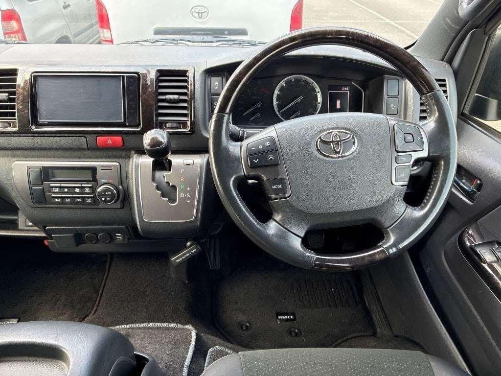 Toyota Hiace Super GL (2022)
