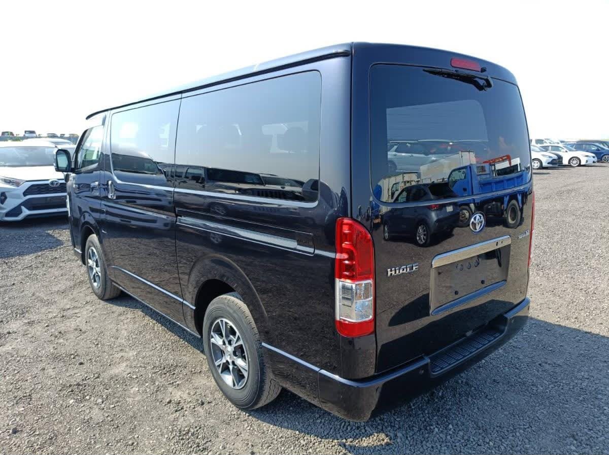 Toyota Hiace Super GL (2022)