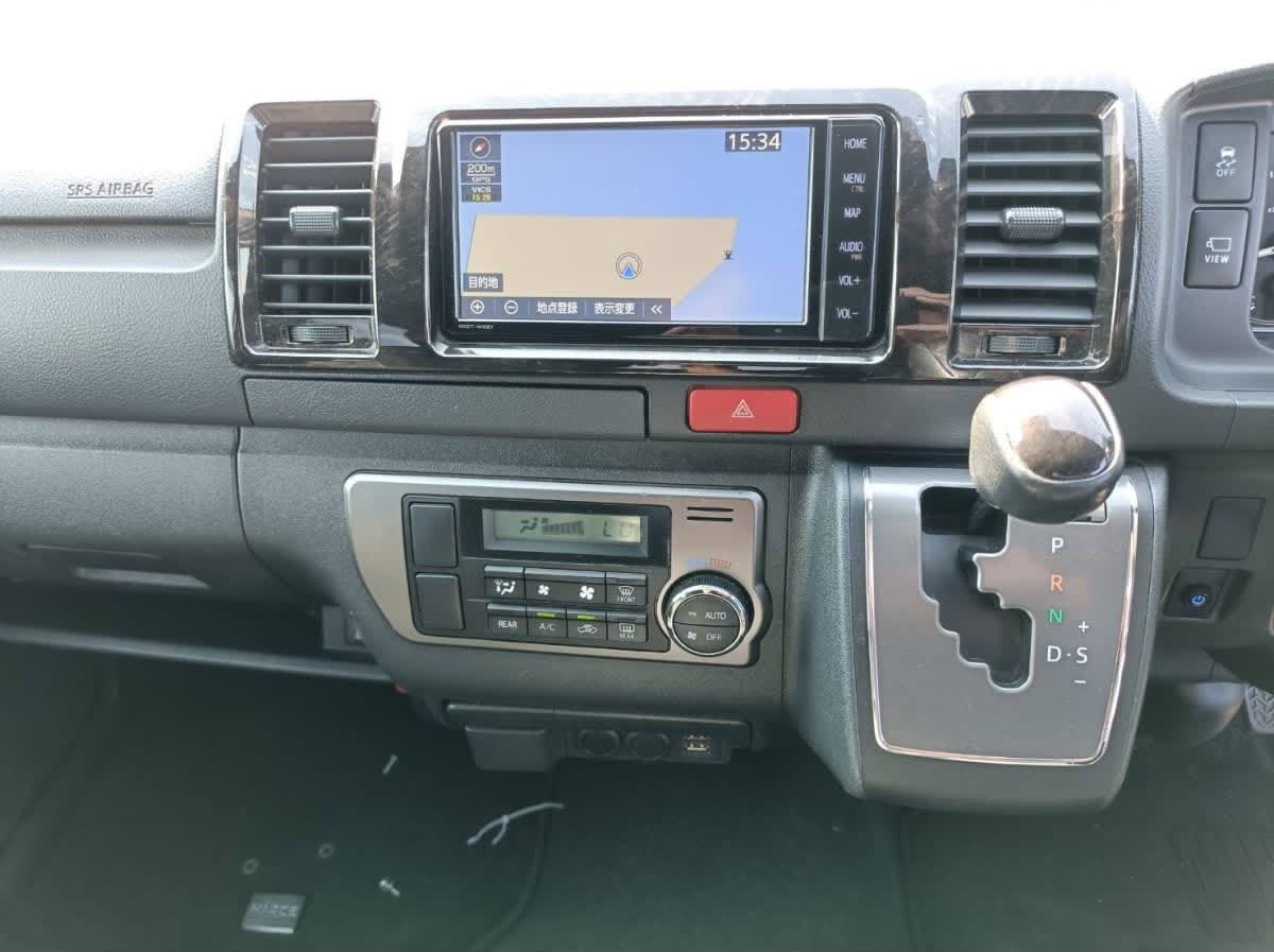 Toyota Hiace Super GL (2022)