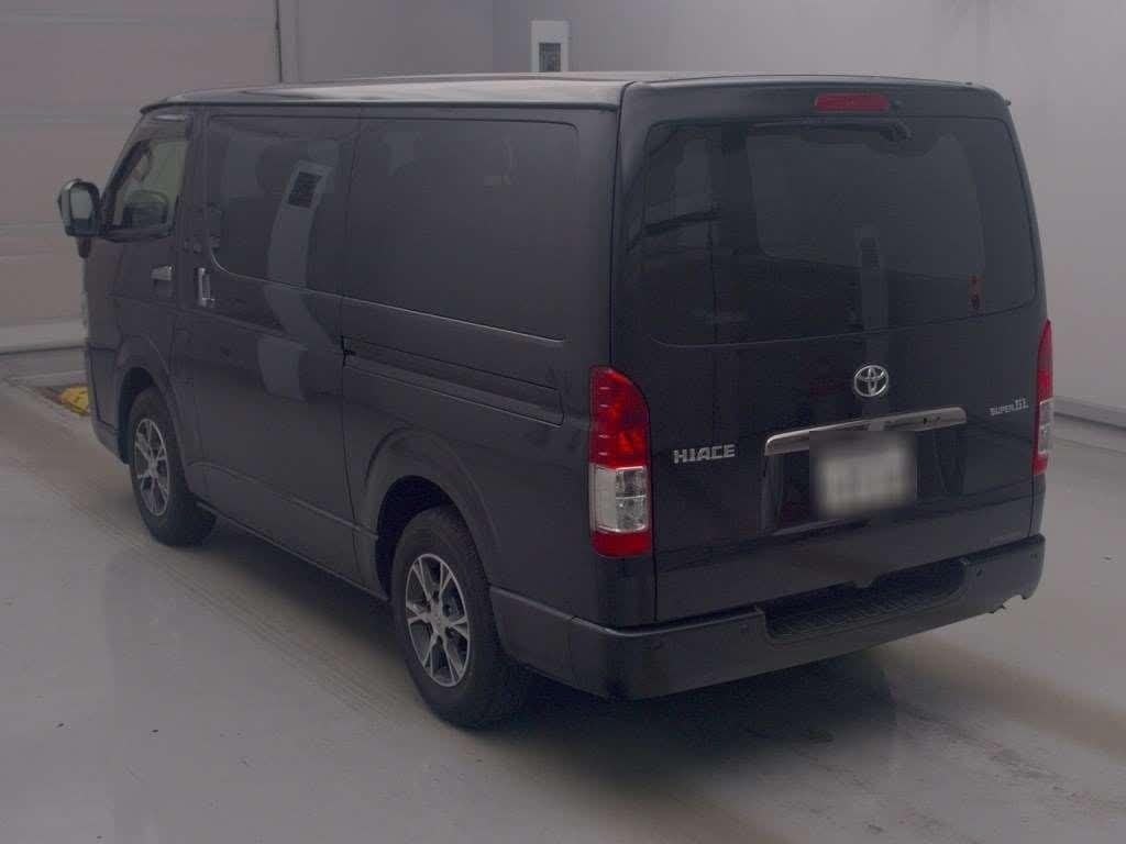Toyota Hiace Super GL (2022)