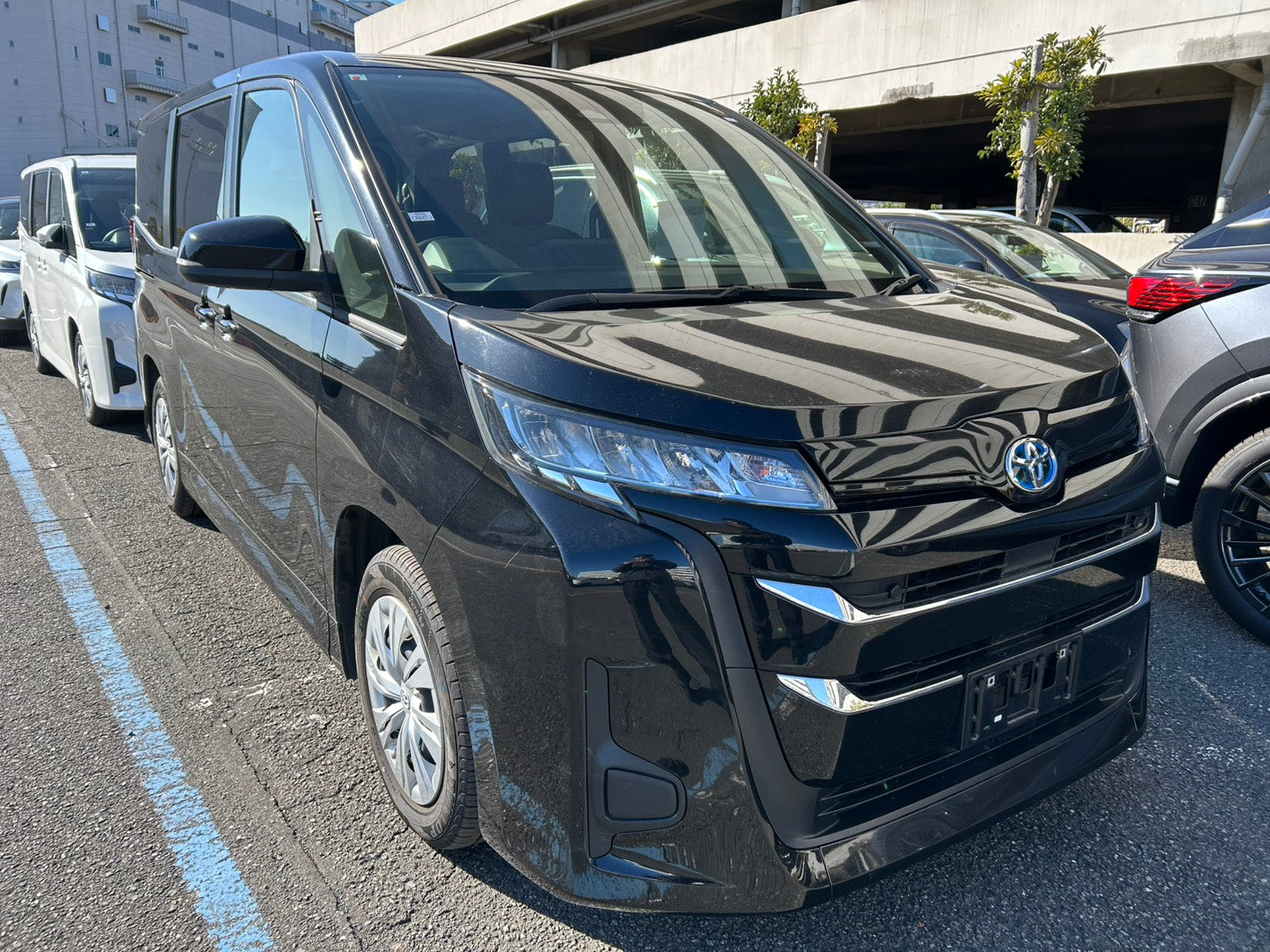 Toyota Noah HV 2022 - Black