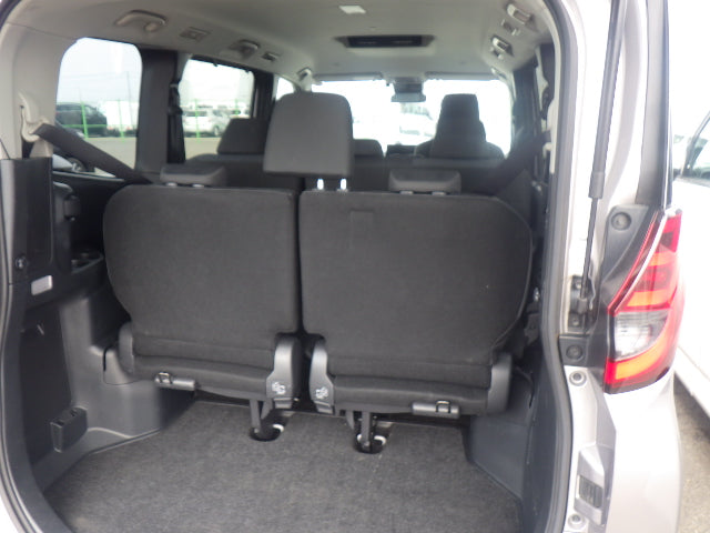 Toyota Noah HV 2022 - Gray