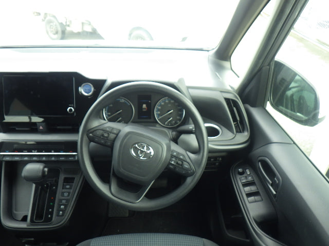 Toyota Noah HV 2022 - Gray