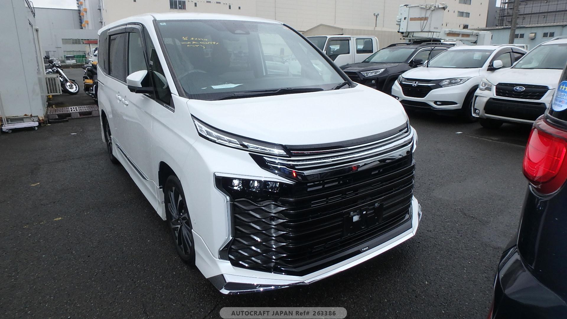 Toyota Voxy Hybrid 2022 - Pearl White