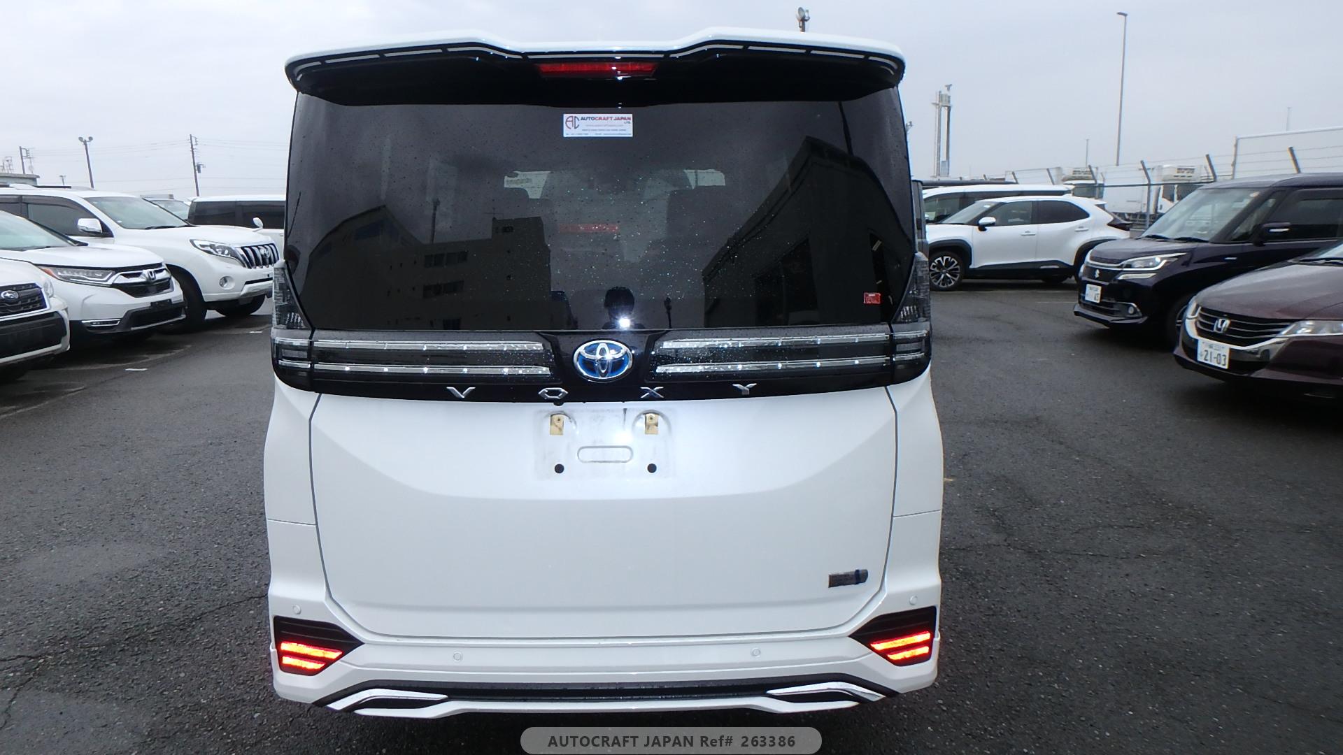 Toyota Voxy Hybrid 2022 - Pearl White