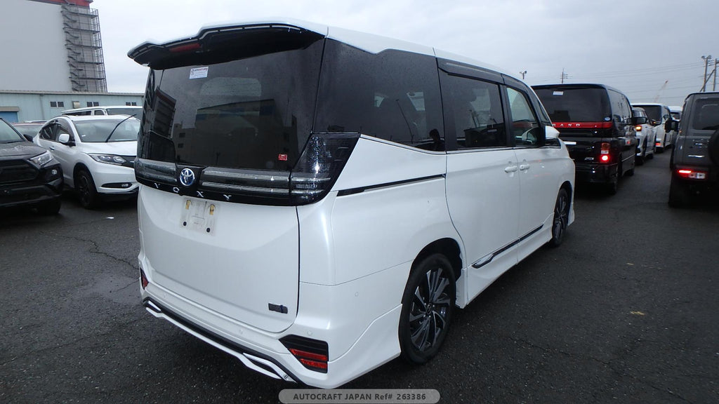 Toyota Voxy Hybrid 2022 - Pearl White