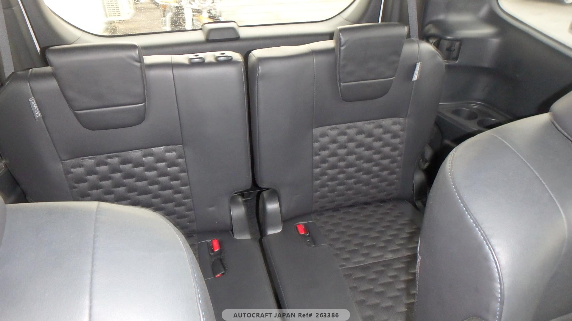 Toyota Voxy Hybrid 2022 - Pearl White