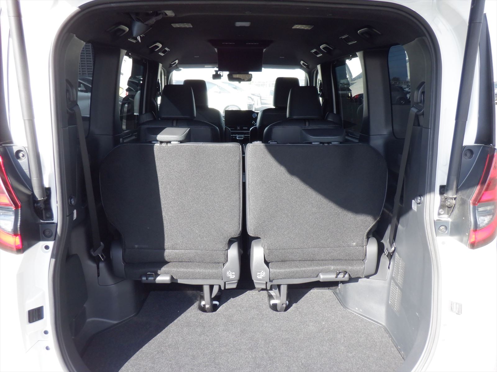 Toyota Noah S-z 2022 - Pearl