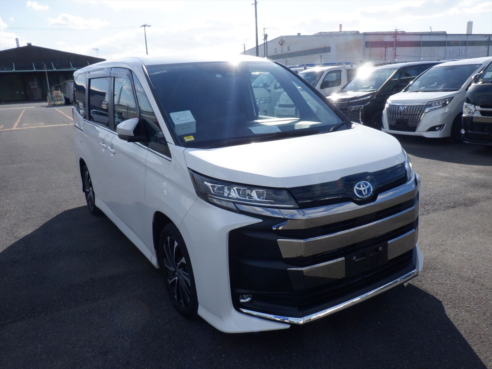 Toyota Noah S-z 2022 - Pearl