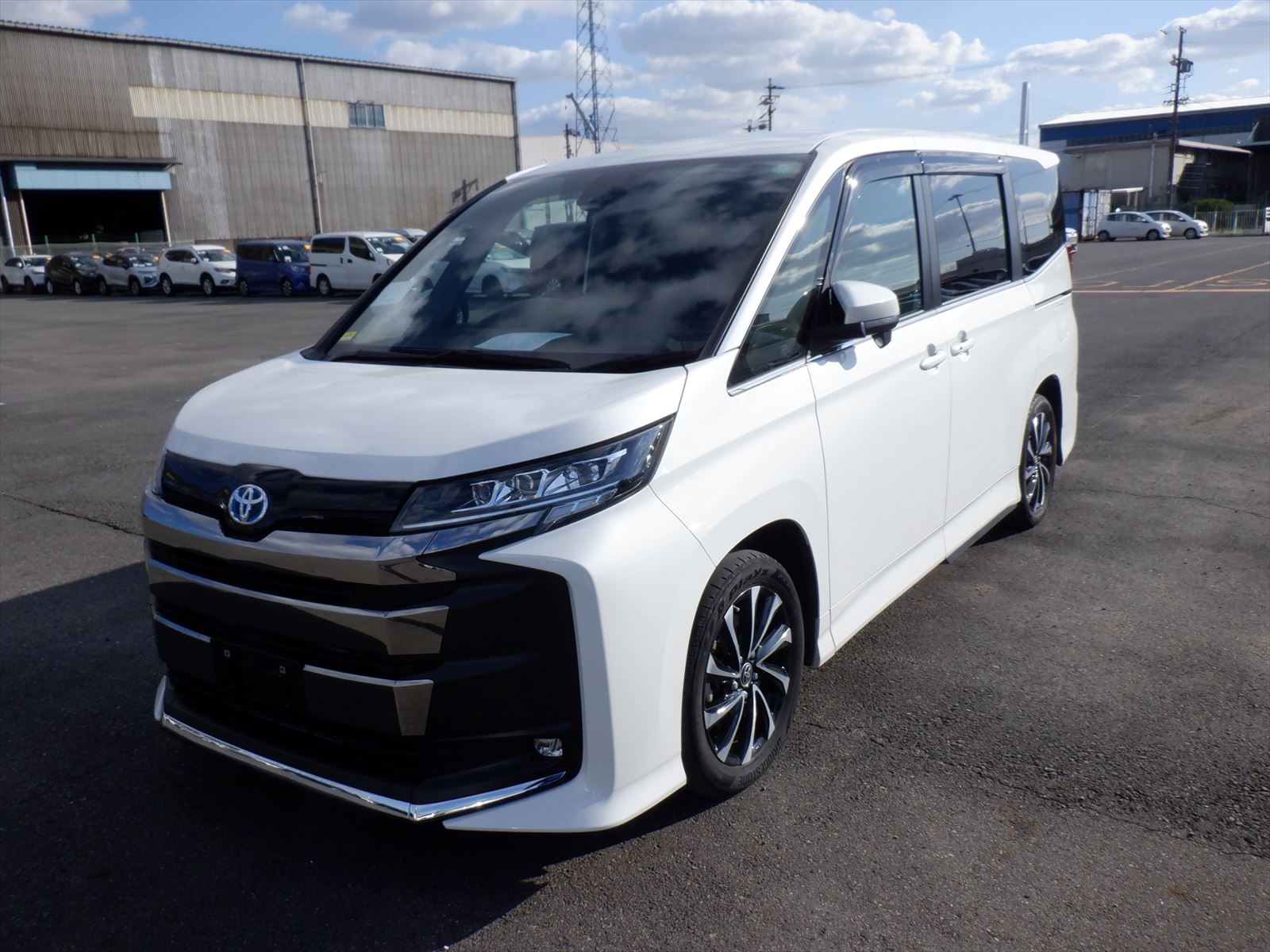 Toyota Noah S-z 2022 - Pearl