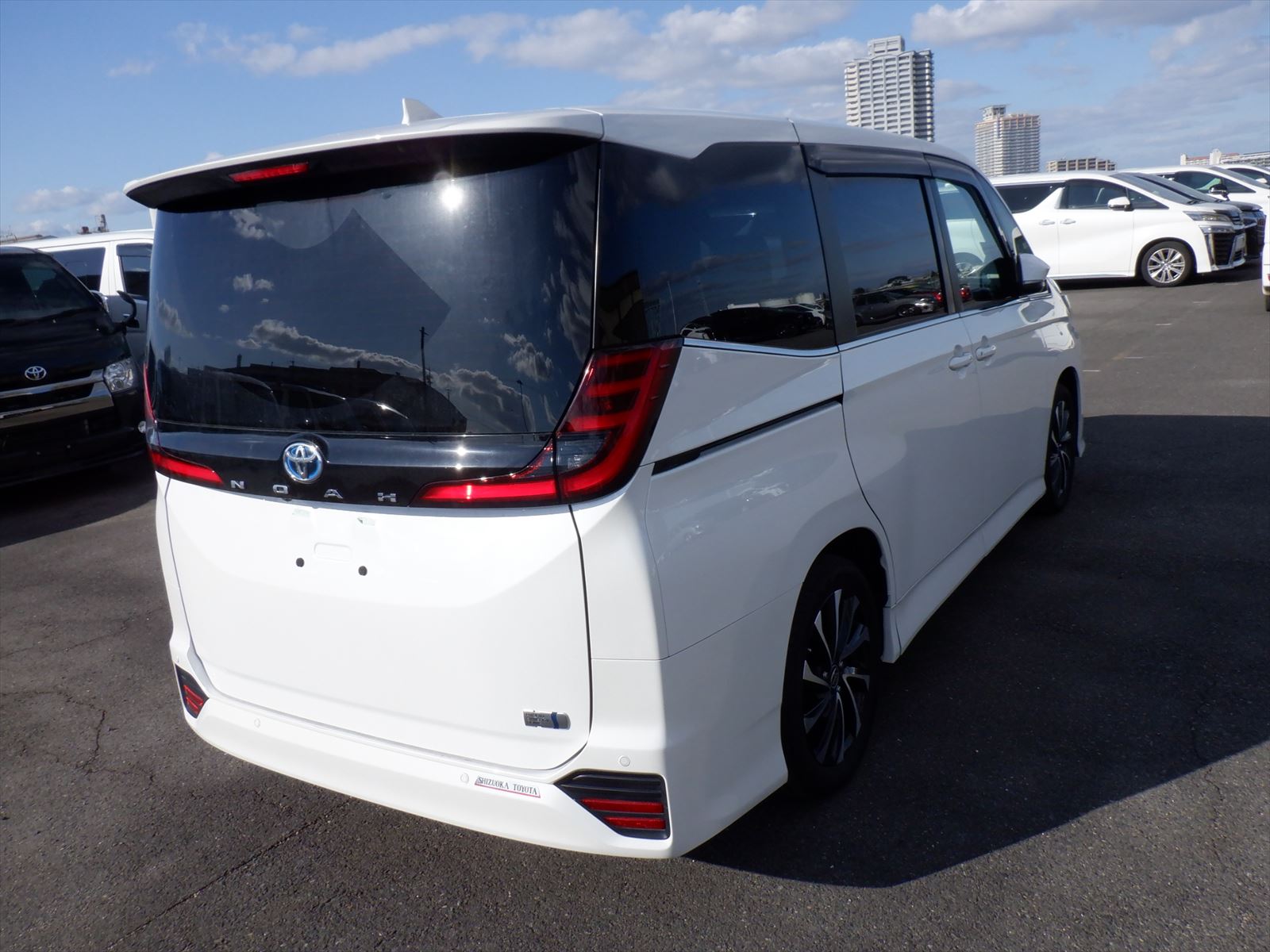 Toyota Noah S-z 2022 - Pearl