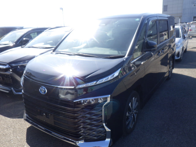 Toyota Voxy HV 2022 - Black