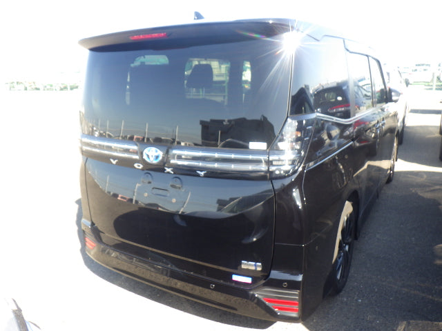 Toyota Voxy HV 2022 - Black